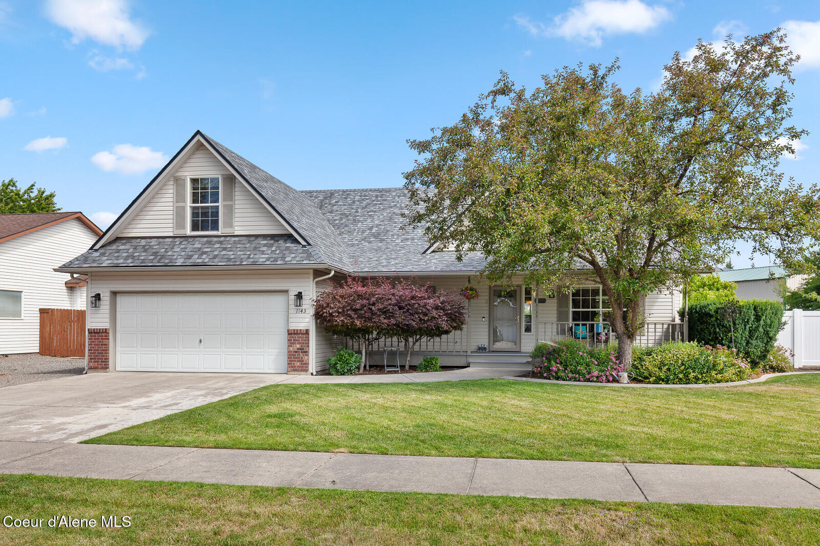 Property Photo:  1143 W Sycamore Ave  ID 83815 