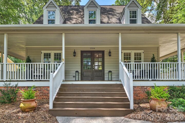Property Photo:  1506 Wandering Way Drive  NC 28226 