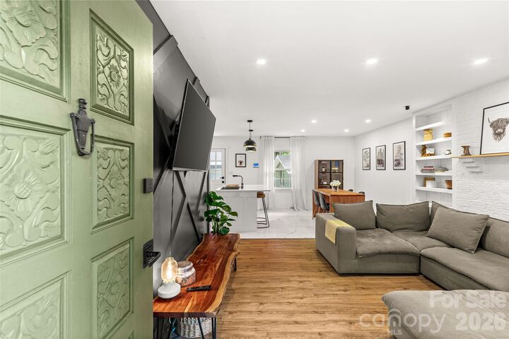 Property Photo:  3900 Dunwoody Drive  NC 28215 