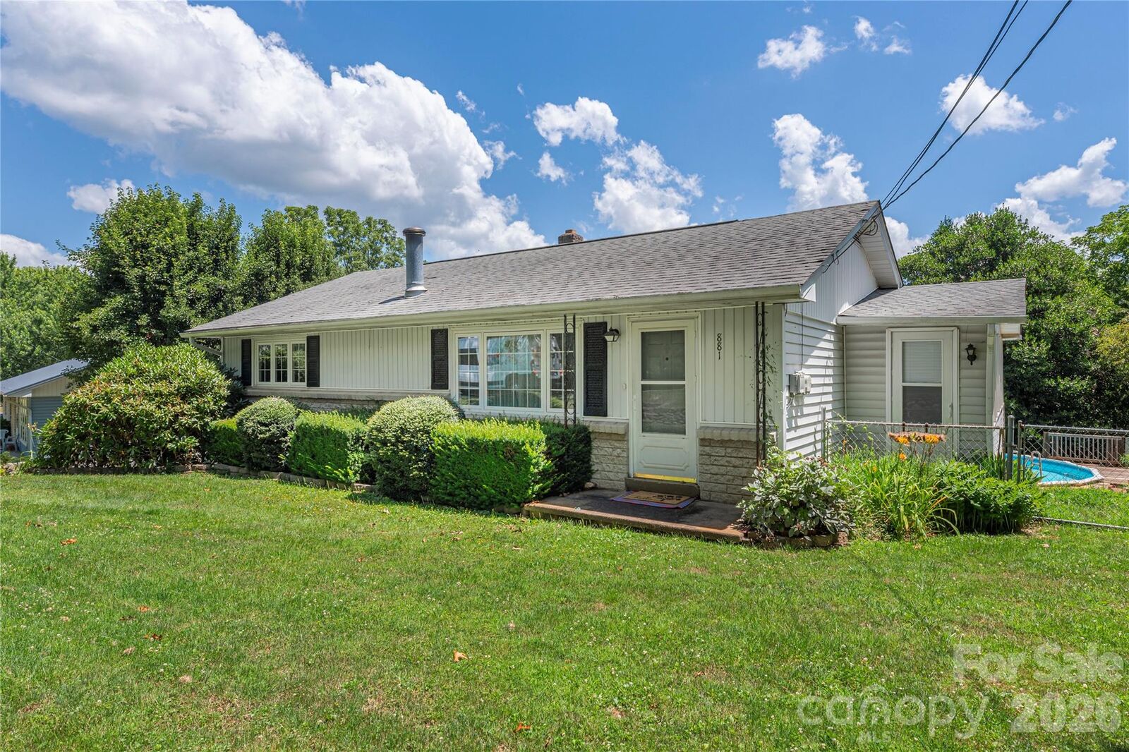Property Photo: 881 Mulberry Street NC 28721
