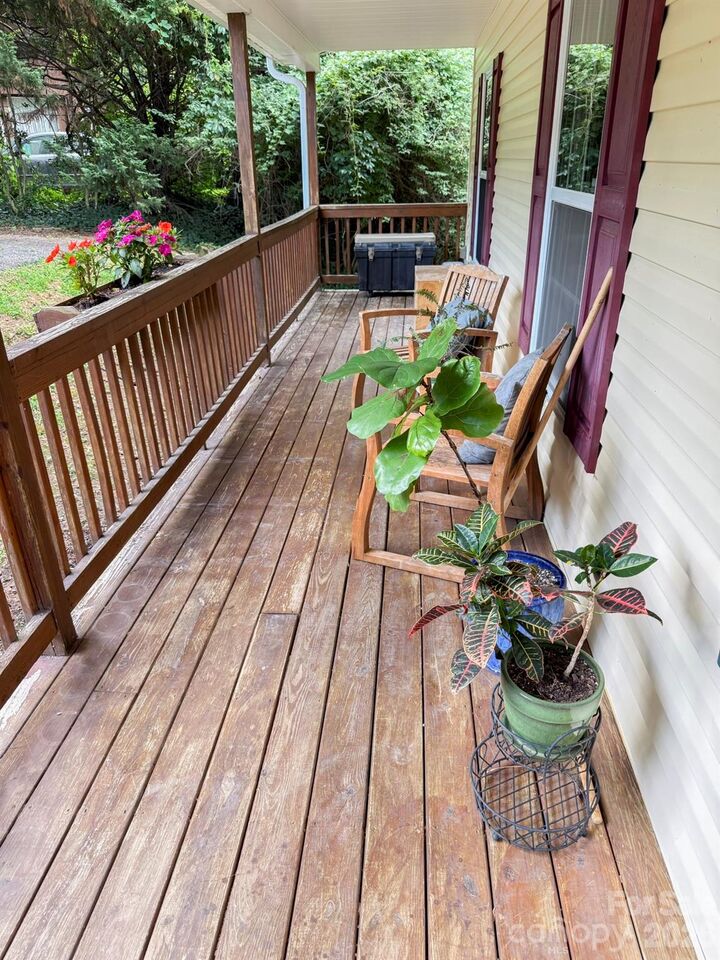 Property Photo:  11 W Raleigh Road  NC 28803 