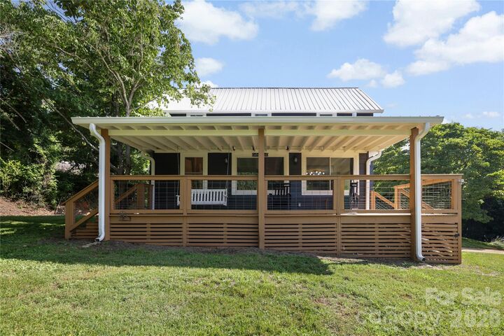 Property Photo:  2252 Riceville Road  NC 28805 