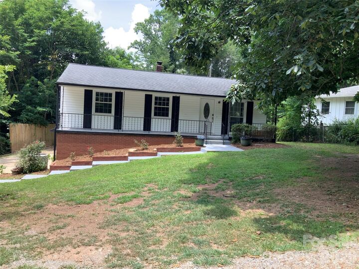 Property Photo:  44 Rathfarnham Road  NC 28803 