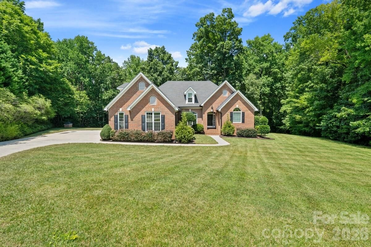 Property Photo: 305 Forbes Court SC 29710