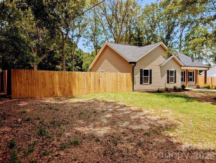 Property Photo:  711 Guinn Street  SC 29710 