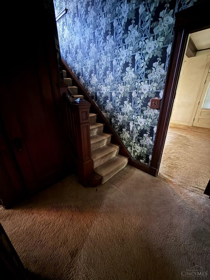 Property Photo: 1525 Marlowe Avenue OH 45224