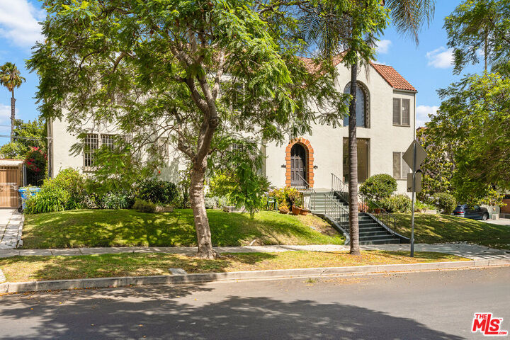 Property Photo: 1040 S Longwood Ave CA 90019