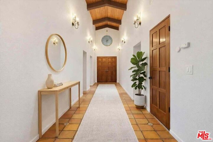 Property Photo:  4912 Llano Dr  CA 91364 