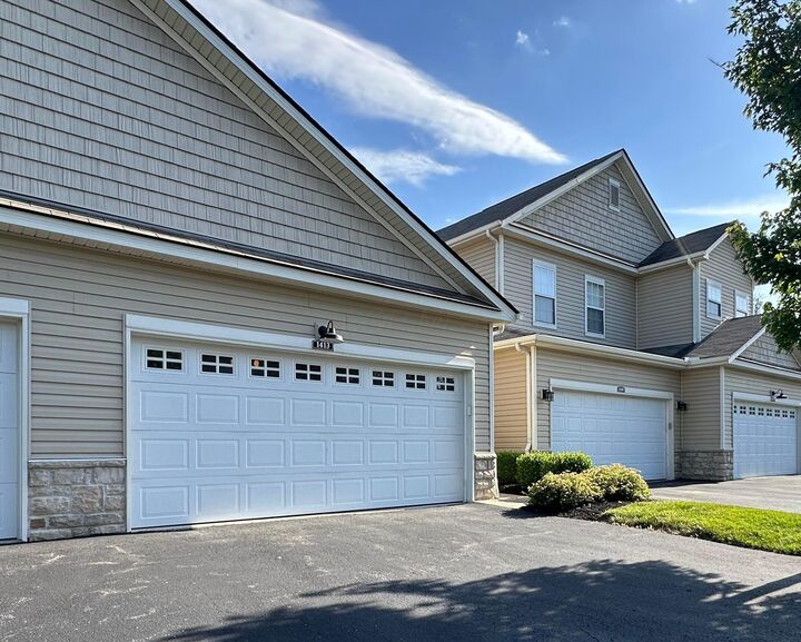 Property Photo: 1413 Carylake Circle OH 43240