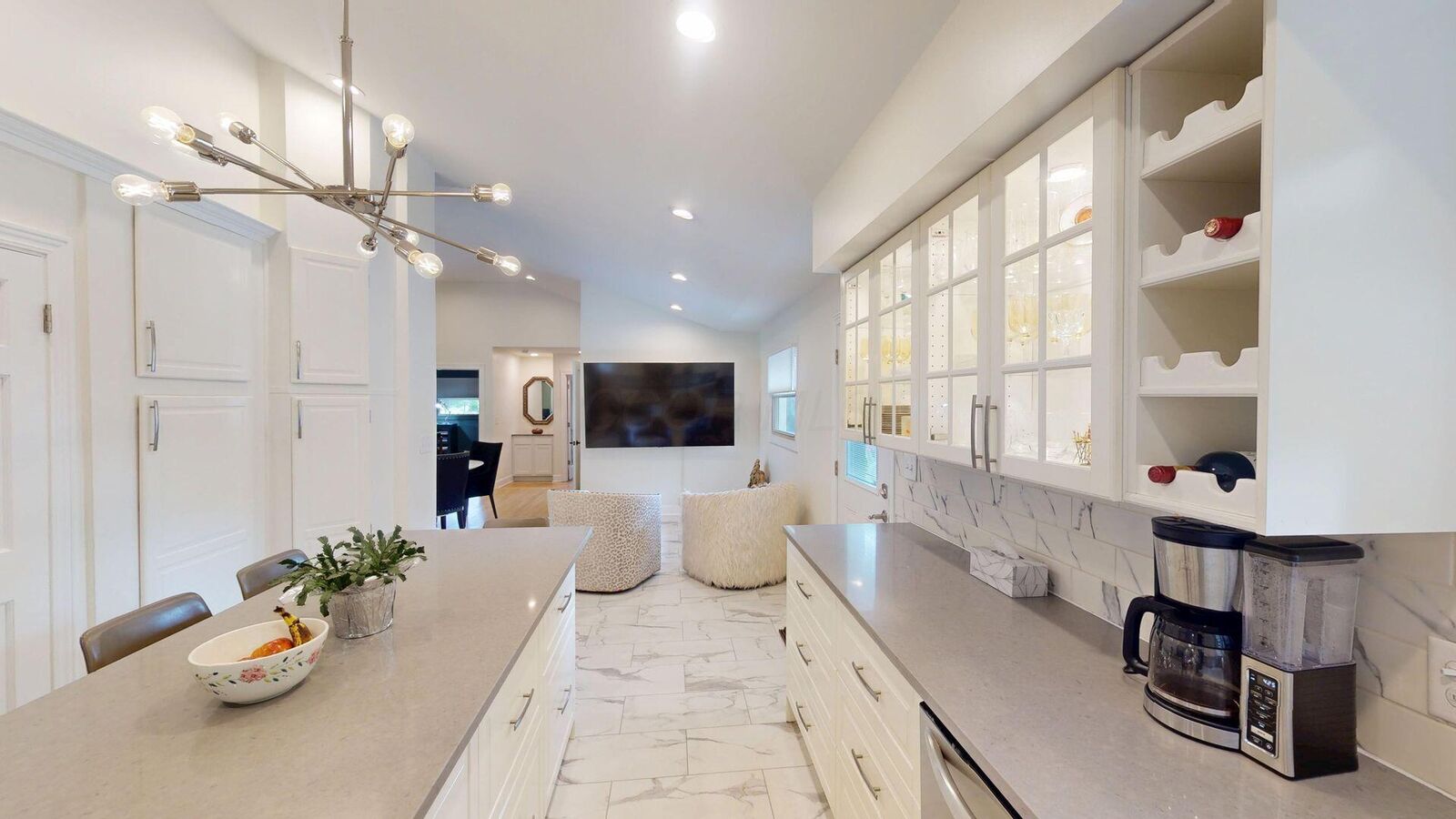 Property Photo: 207 Eastmoor Boulevard OH 43209