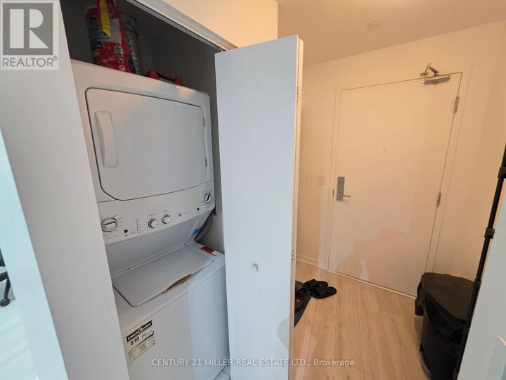 Property Photo: 51 East Liberty Street 608 ON M6K 3P8