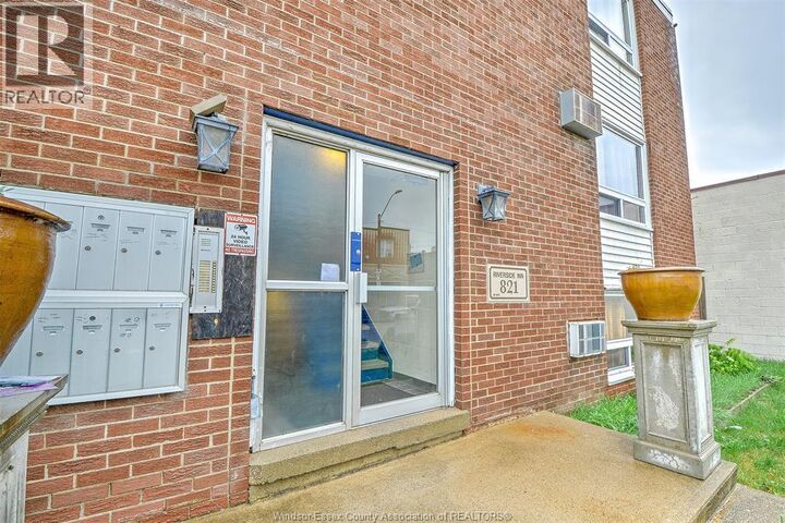 Property Photo:  821 Pillette 7  ON N8Y 3B4 