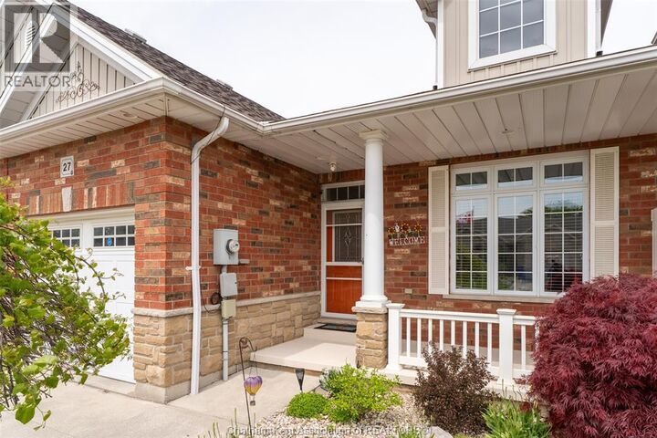 Property Photo: 27 McIntosh Avenue ON N7M 5J6