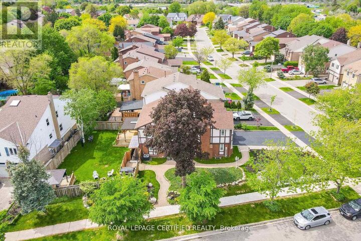 Property Photo:  4174 Trellis Crescent  ON L5L 2M2 