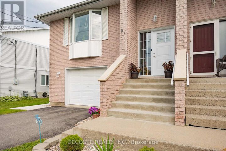 Property Photo: 87 Tonia Street ON K0C 1A0