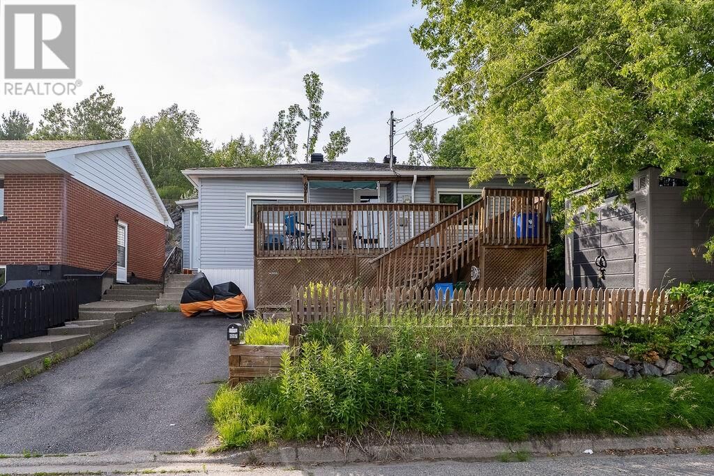 Property Photo:  697 St Clair Street  ON P3E 4G9 