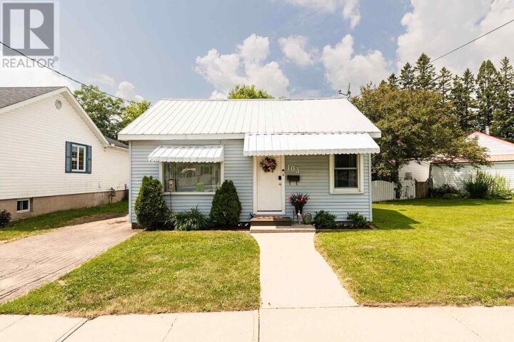 Property Photo:  103 Poplar St  ON P6B 2W8 