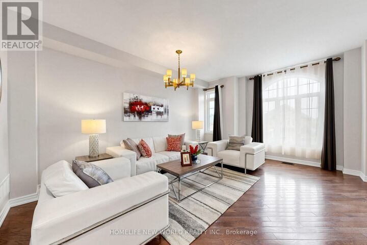 Property Photo:  208 Hunting Ridges Drive  ON L4E 4K6 