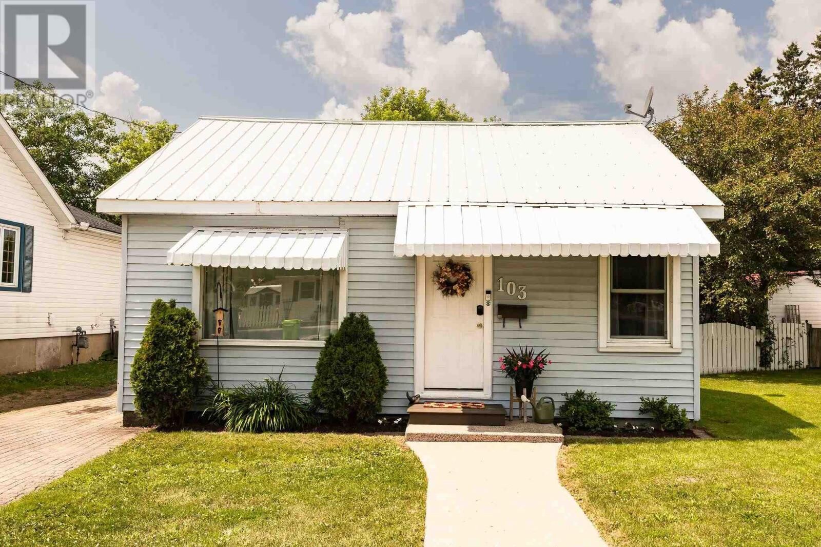 Property Photo: 103 Poplar St ON P6B 2W8