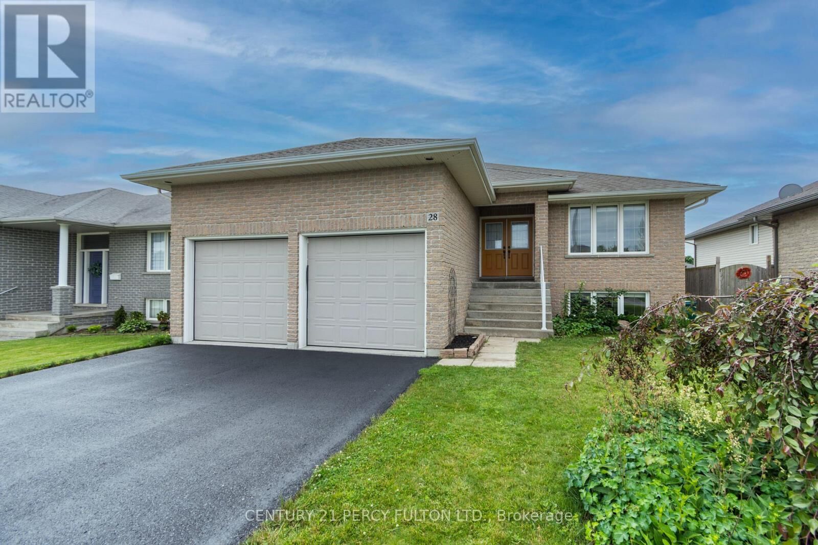 Property Photo:  28 Freedom Crescent  ON K8V 0C1 