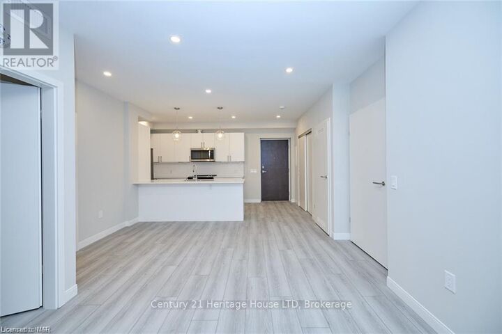 Property Photo: 118 West Street 704 ON L3K 4E6