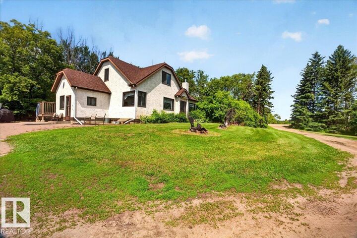 160005 Twp 540 — photo 1