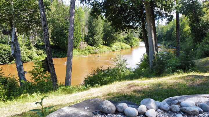 Property Photo: 5985 N Service Rd MI 49745