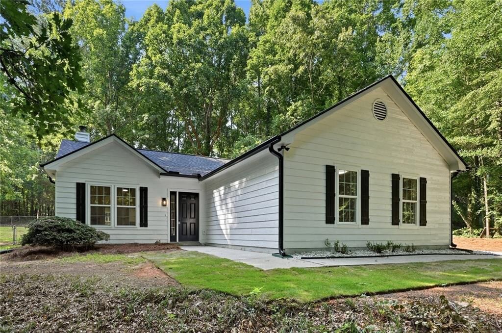 Property Photo: 1994 Atha Woods Drive GA 30655