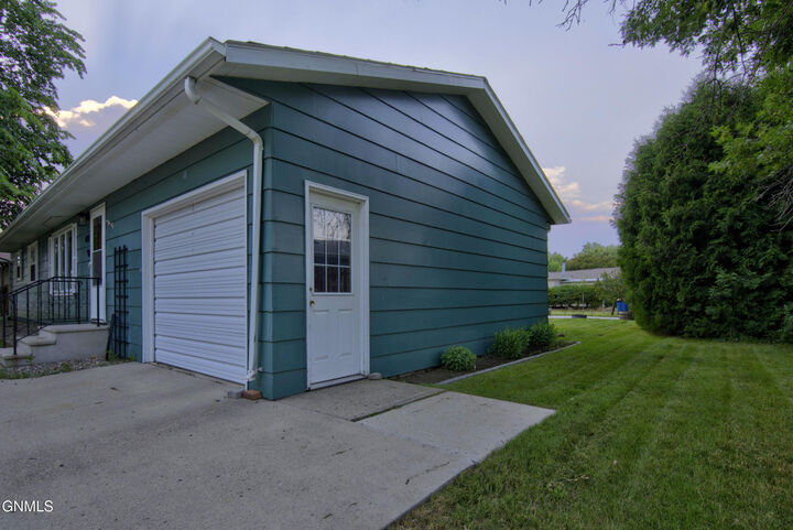 Property Photo: 825 16 1/2 Street NE ND 58401