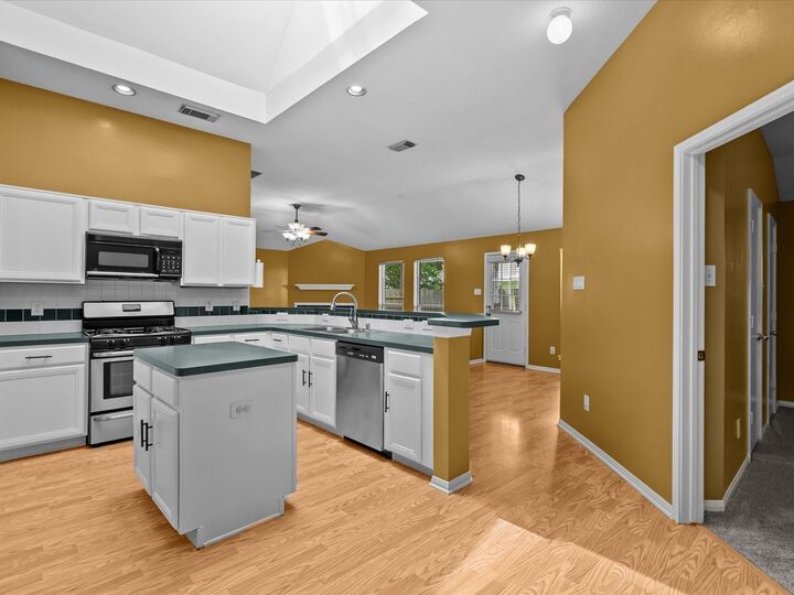 Property Photo: 3014 Lonesome Ridge Court TX 77498