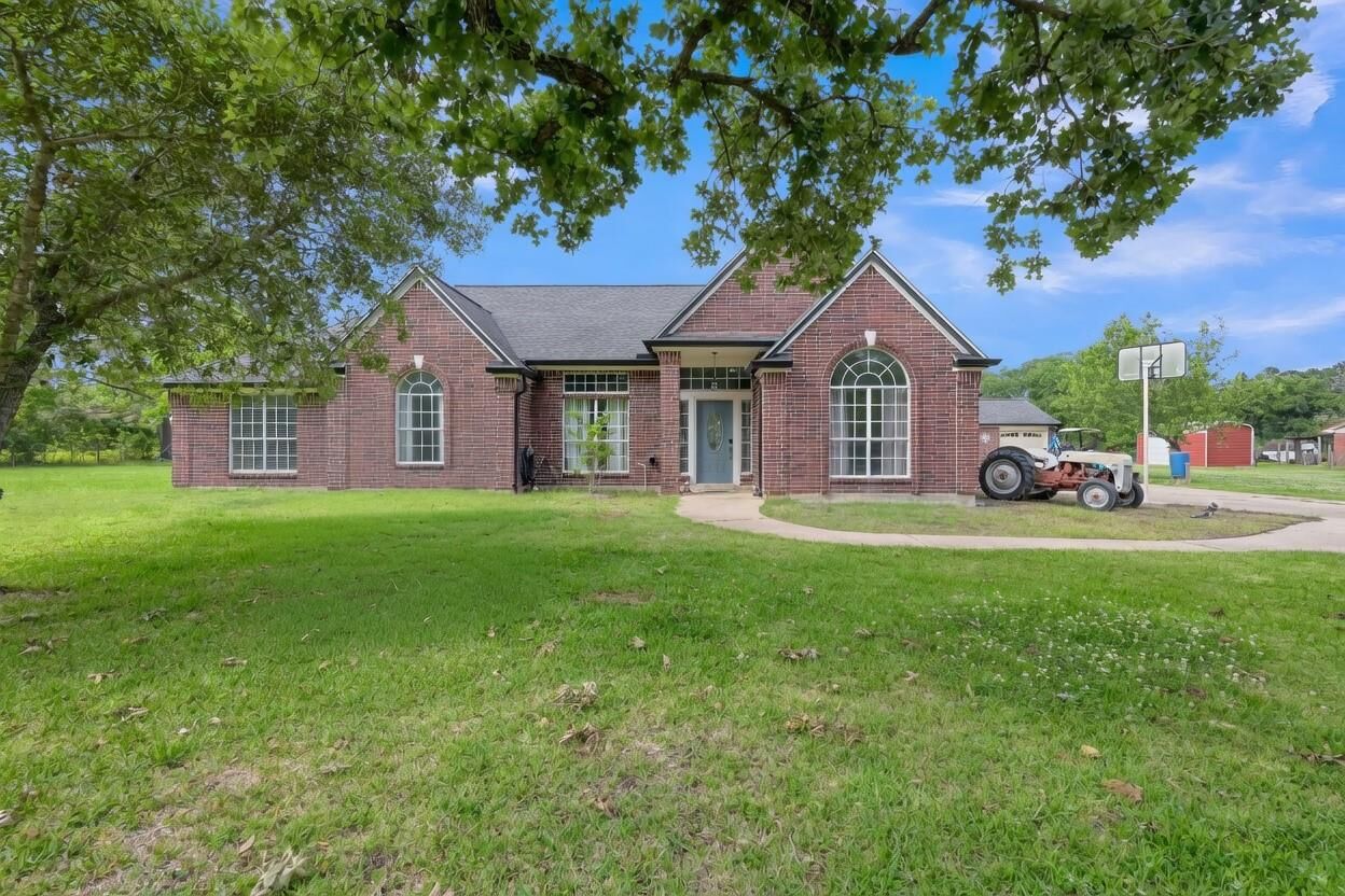 Property Photo: 251 Petty Road TX 77484