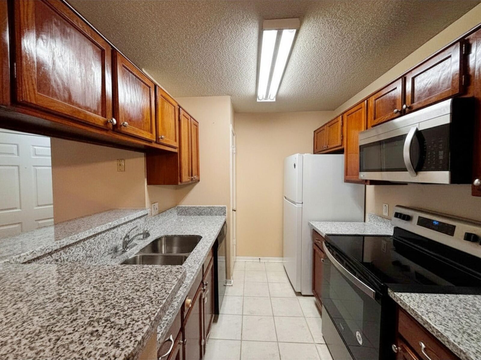 Property Photo: 2121 Hepburn Street 505 TX 77054