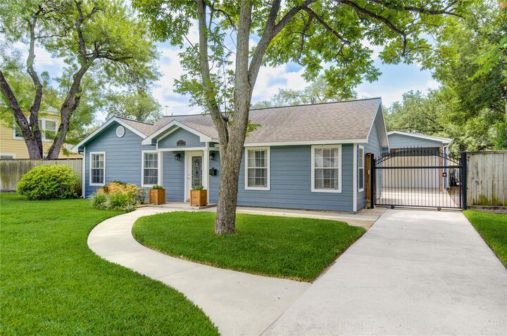 Property Photo: 231 W 31st Street TX 77018