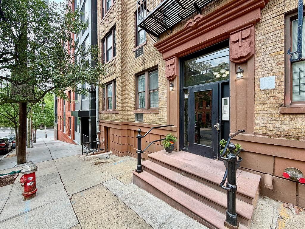 Property Photo:  108 Waldo Ave 2A  NJ 07306 