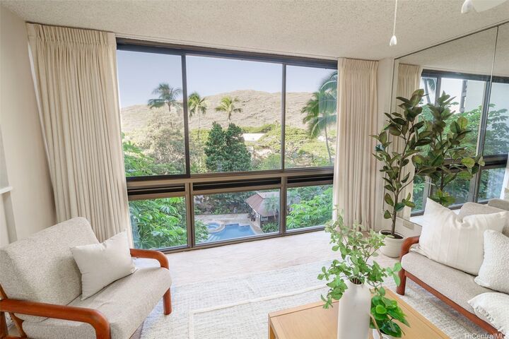 Property Photo: 521 Hahaione Street 2/4F HI 96825