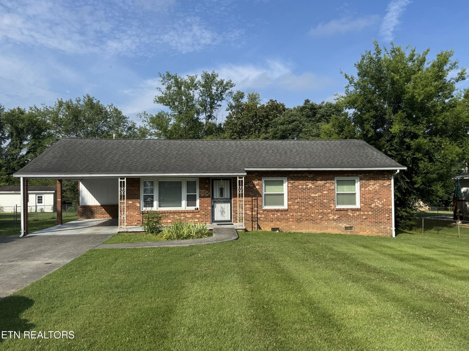 Property Photo: 107 Harvey St TN 37804