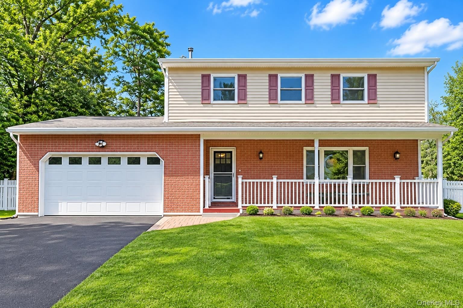Property Photo:  10 Pepperill Court  NY 10956 