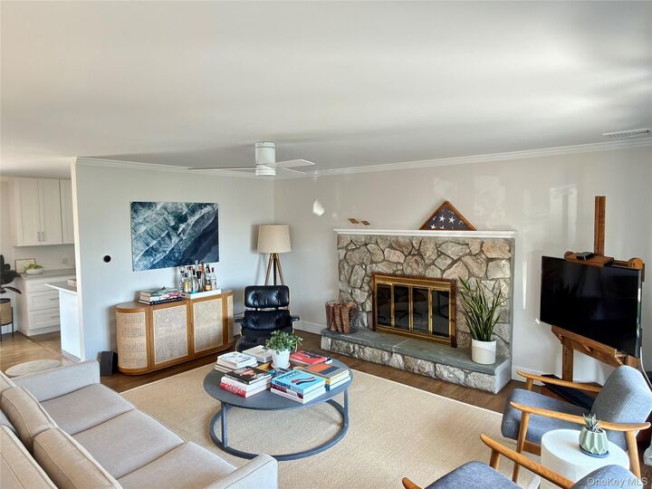Property Photo:  17 Locust Street  NY 11901 