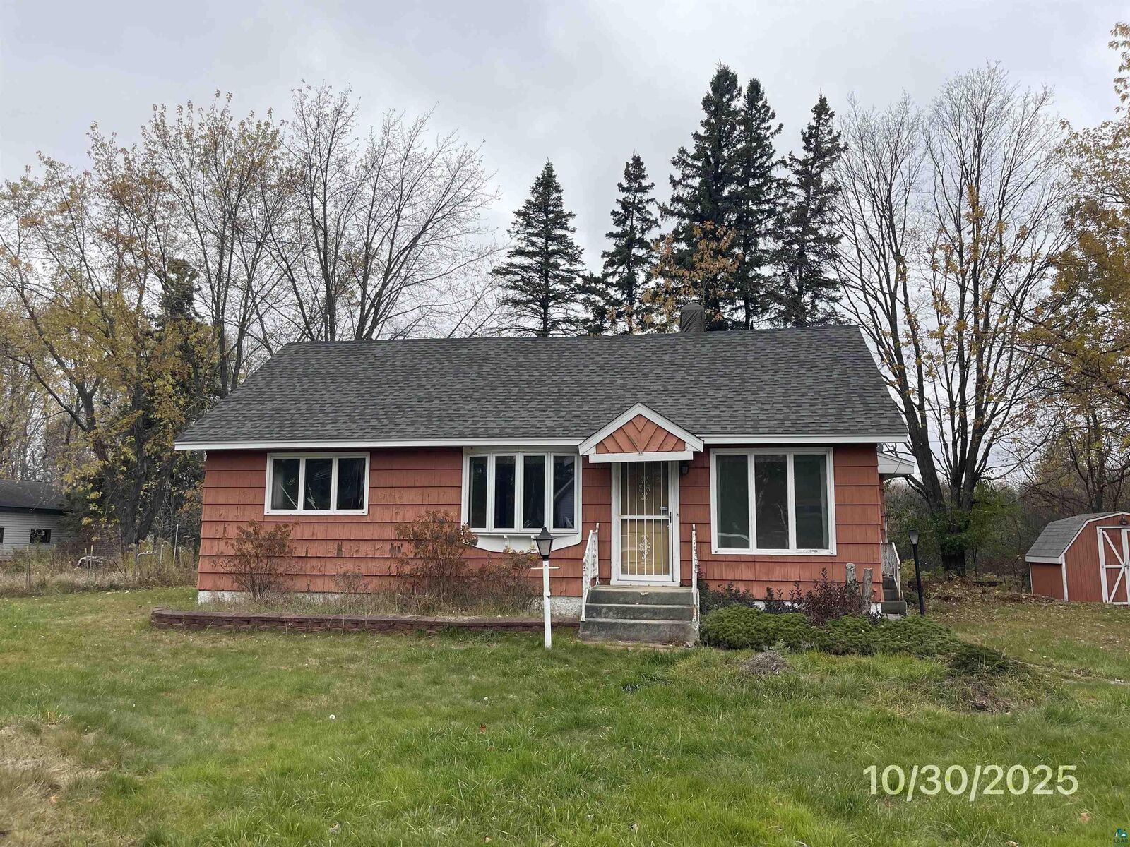 Property Photo: 821 W Page St MN 55811