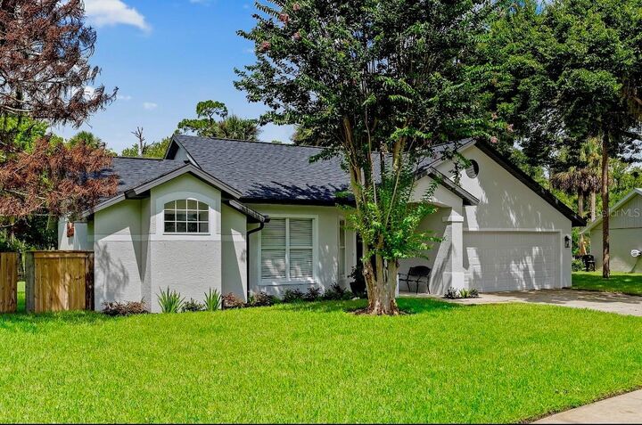 Property Photo:  427 Pendrey Drive  FL 32127 
