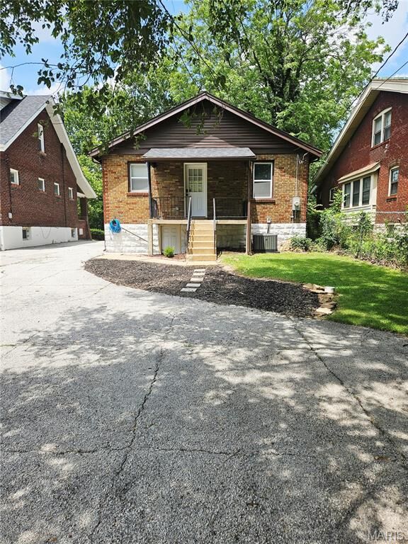Property Photo: 3344 Lucas And Hunt Road MO 63121
