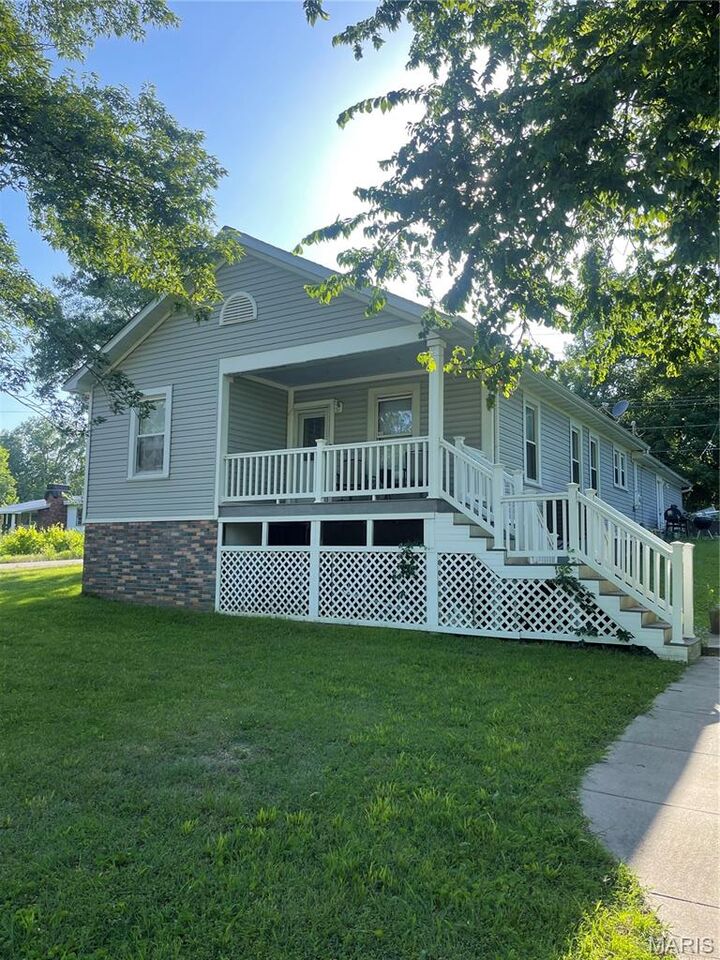 Property Photo:  910 Camilla Street  MO 63601 