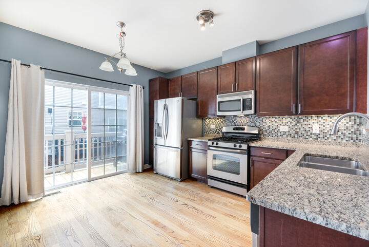 Property Photo:  1254 Evergreen Avenue  IL 60016 