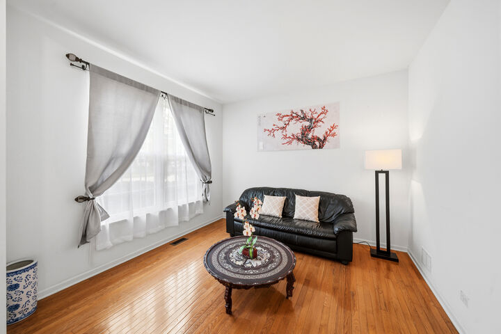 Property Photo:  