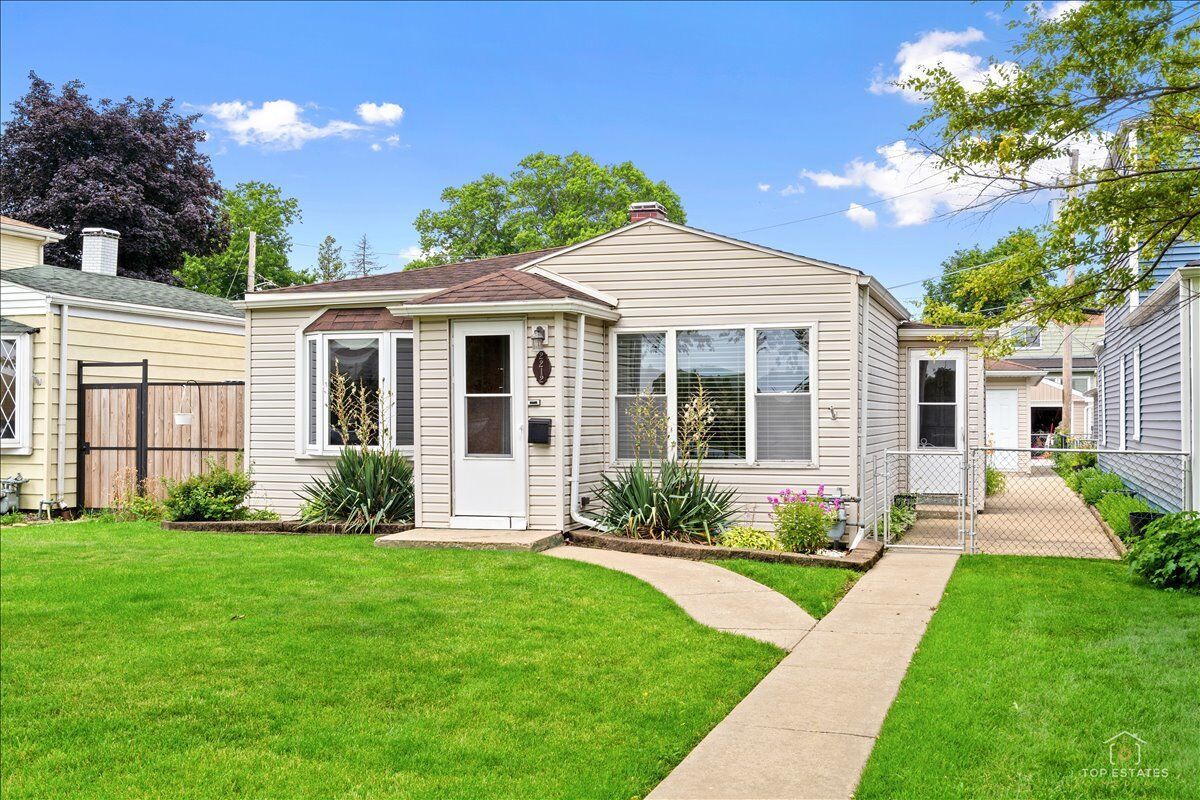 Property Photo:  2212 West Street  IL 60171 