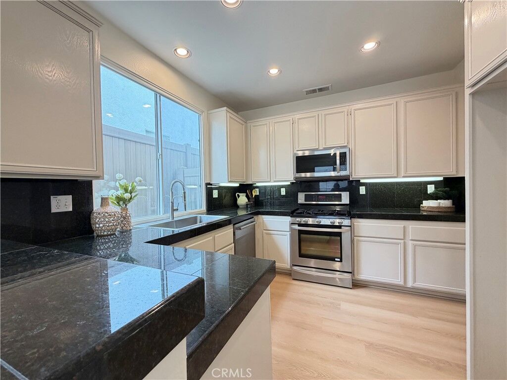 Property Photo: 15 Allaire Way CA 92656