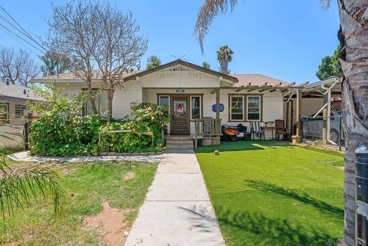 Property Photo:  845 W 3rd  CA 92025 
