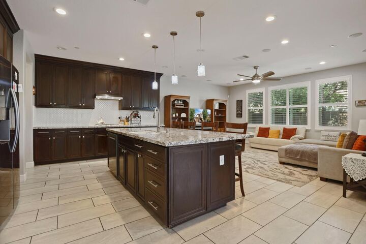 Property Photo: 185 Jubilee Lane CA 95242