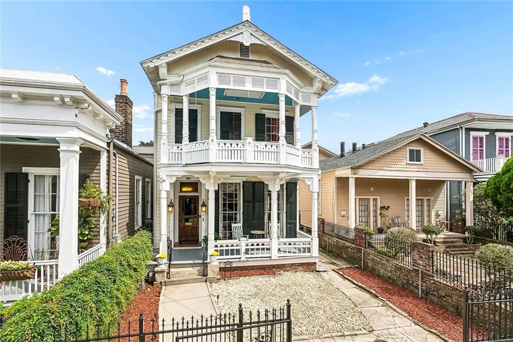 Property Photo: 2340 Constance Street LA 70130
