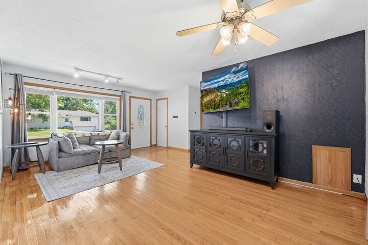 Property Photo: 5225 Pennsylvania Avenue N MN 55428